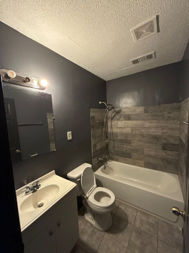 Building Photo - 1064 Brower St
