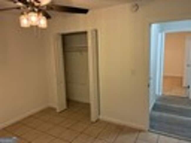 Building Photo - 605 Douglas Dr