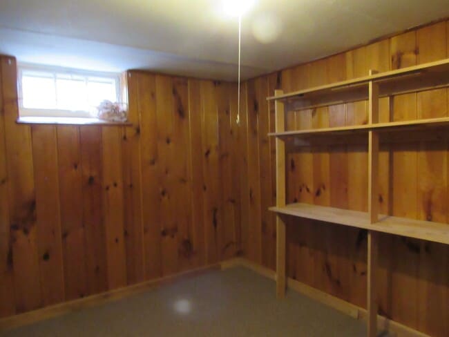 Building Photo - Downtown Bungalow