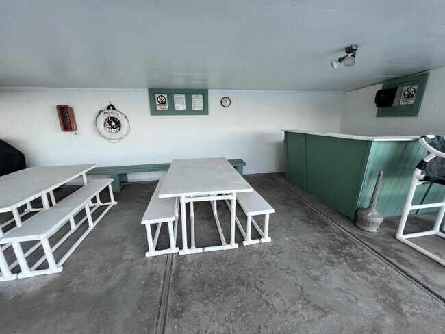 Building Photo - 4302 Ocean Dr