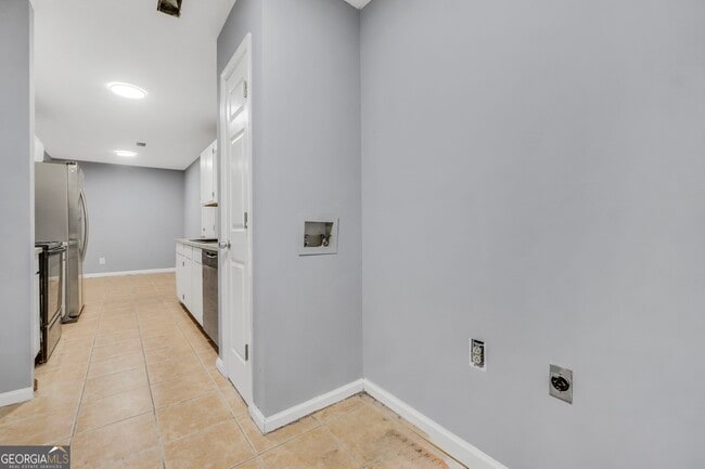 Building Photo - 9202 Fairway Ct