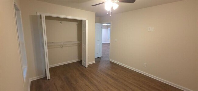 Building Photo - 635 Ben Higgins Rd