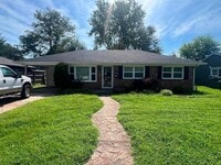 Building Photo - 2529 Lewis Ln