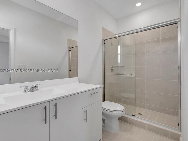 Building Photo - 2574 SE 29th St