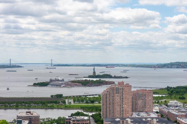 Building Photo - 88 Morgan St