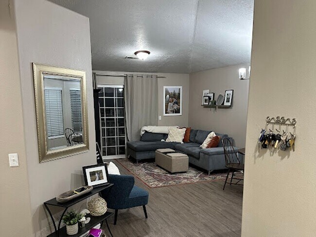 Building Photo - 2 Bedroom Condo in Orem