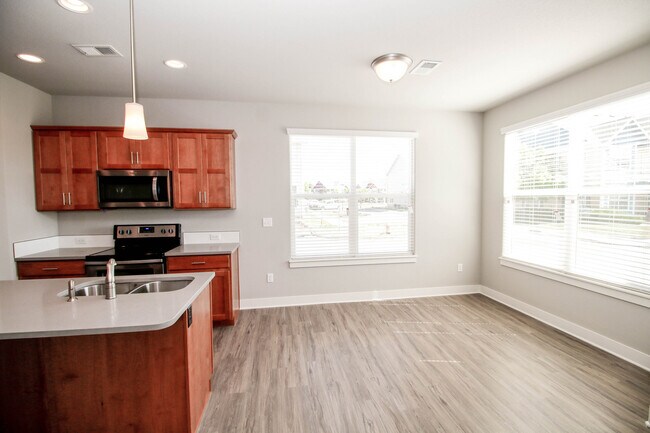 Building Photo - Beautiful 2 bed 2.5 Bath Townhome in West Greeley Available Early April!