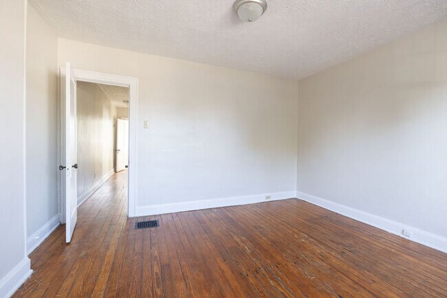 Building Photo - Hilltop Half Double