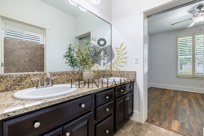 Building Photo - 1632 N Broadbent Ln