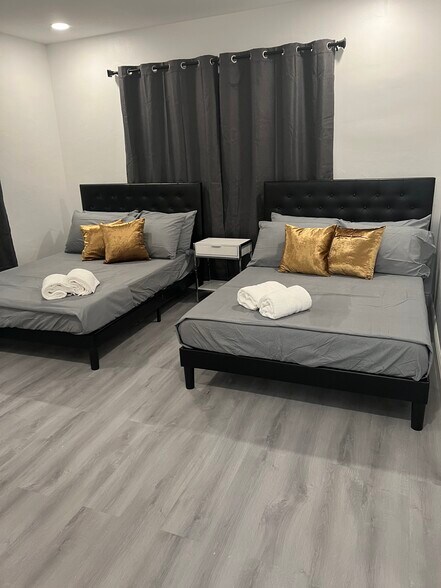 Building Photo - 501 NE 70th St