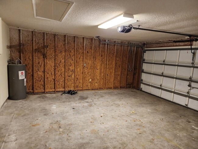 Building Photo - 5729 Bronco Pl