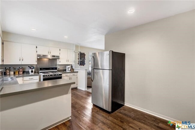 Building Photo - 1902 S 9th St