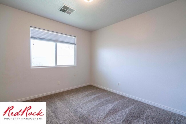 Building Photo - 3 Bed 2 Bath, 2 Car Garage with a Fully Fe...