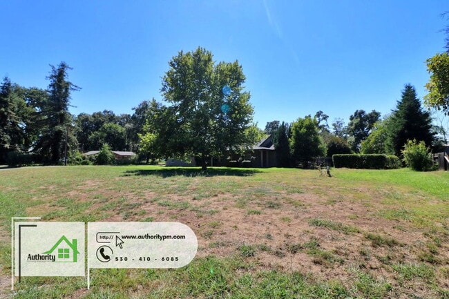 Building Photo - 4750 Pheasant Dr