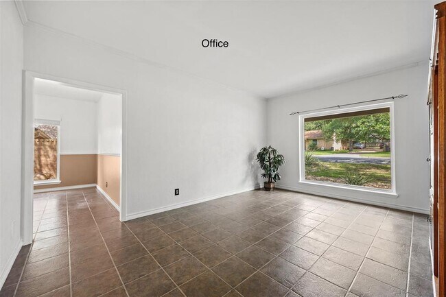 Building Photo - 9411 Cedar Crest Dr