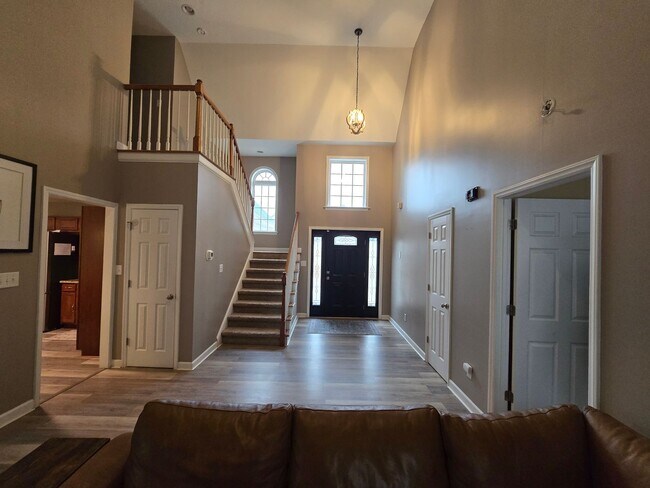 Building Photo - 135 Leggett Dr