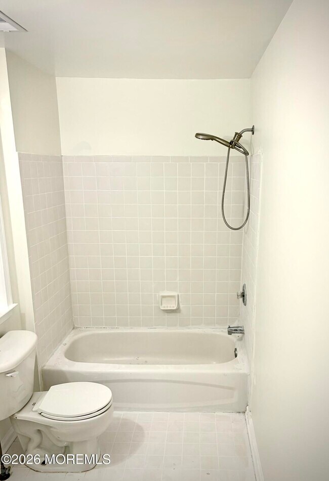 Building Photo - 308 Wedgewood Cir