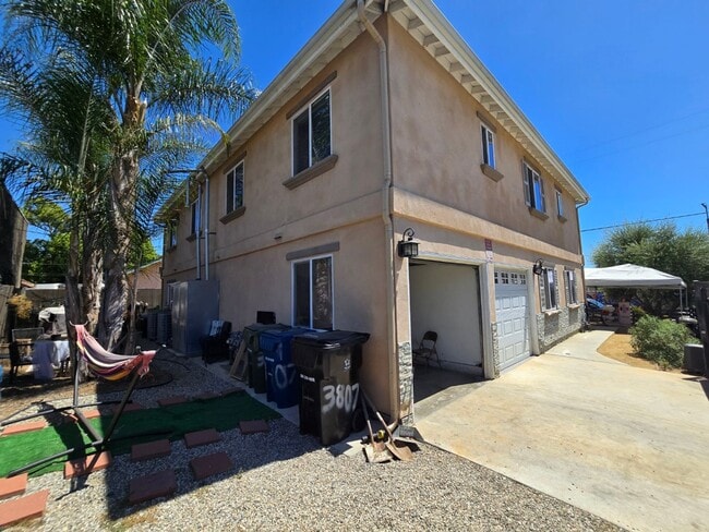 Building Photo - DOZIER(3805)