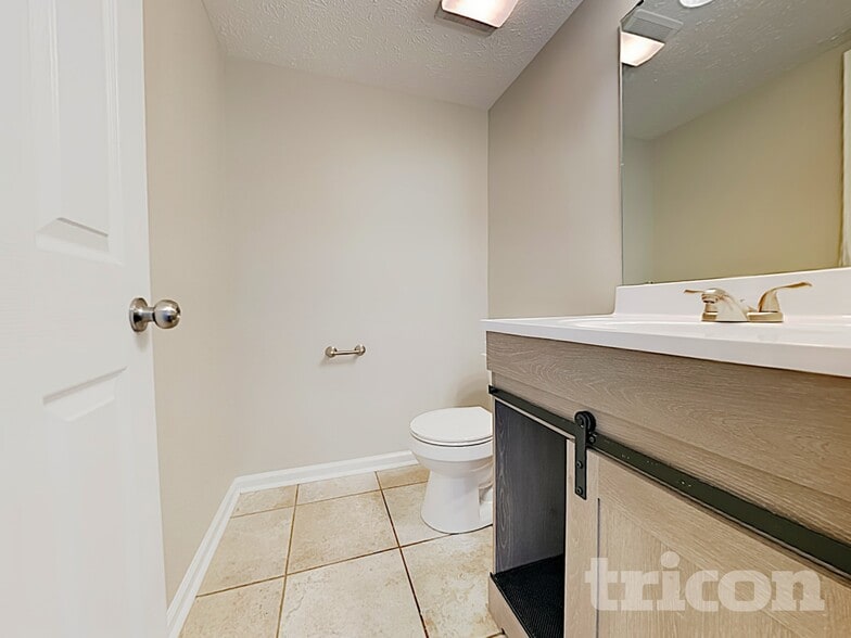 Building Photo - 10740 Snowdrop Way