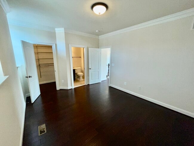Building Photo - 619 Sprintsail Way