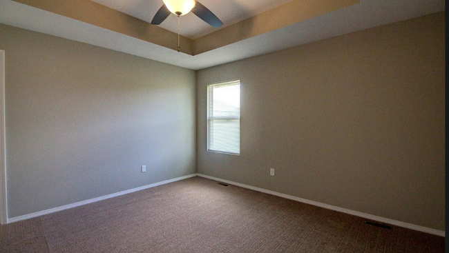 Building Photo - Open Layout 3 Bedroom Rental in Republic!