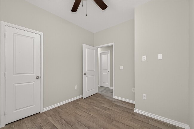 Building Photo - 352 Westchase St