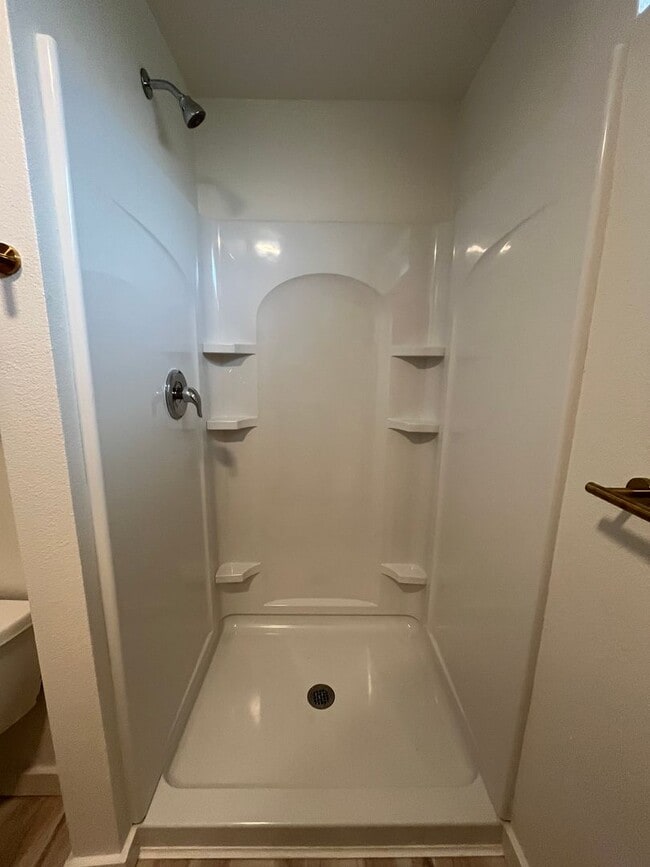 Building Photo - 2-Bedroom 1-Bathroom home close in Springfield