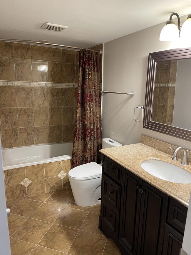 Building Photo - 3115 Oakland Shores Dr