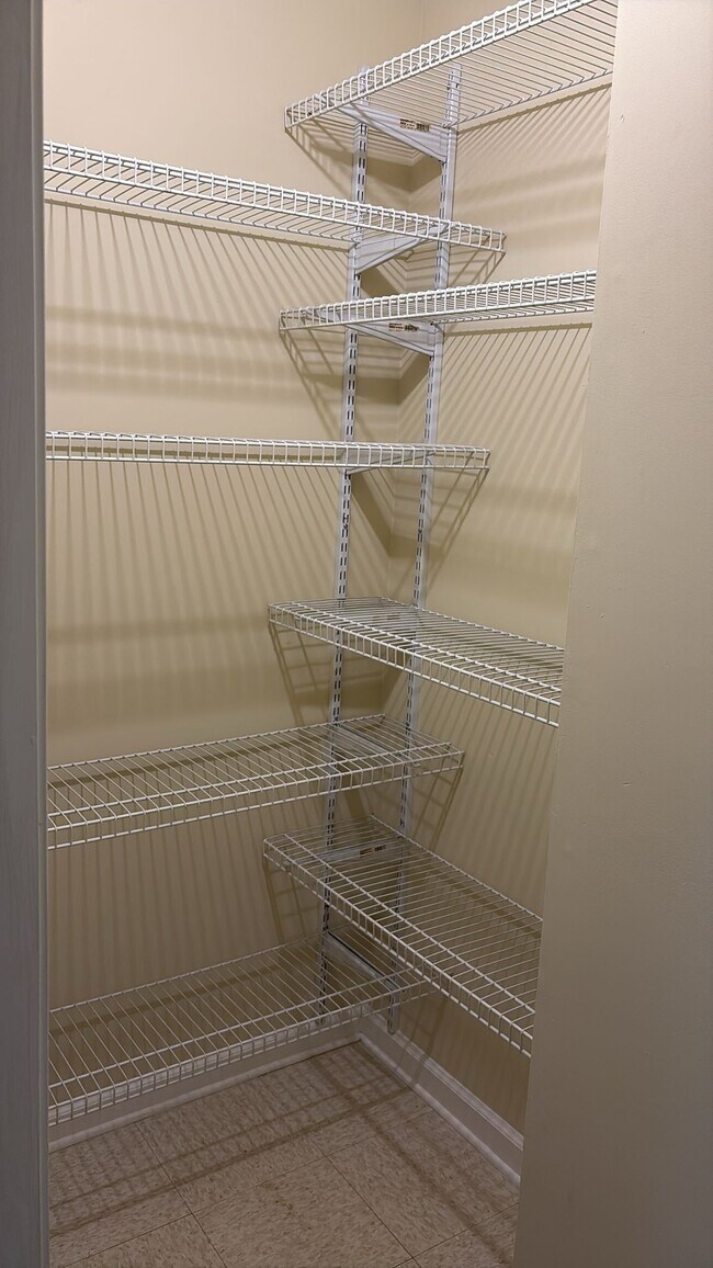 Building Photo - 283 Fountayne Ln