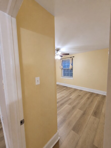 Building Photo - 91 Drummers Ln
