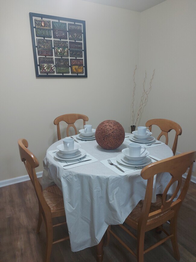 Dinning Room - 7021 Holly Springs Ln