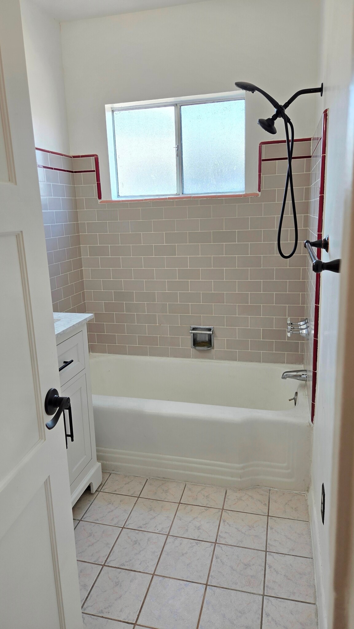 Building Photo - 3552 Locke Ave