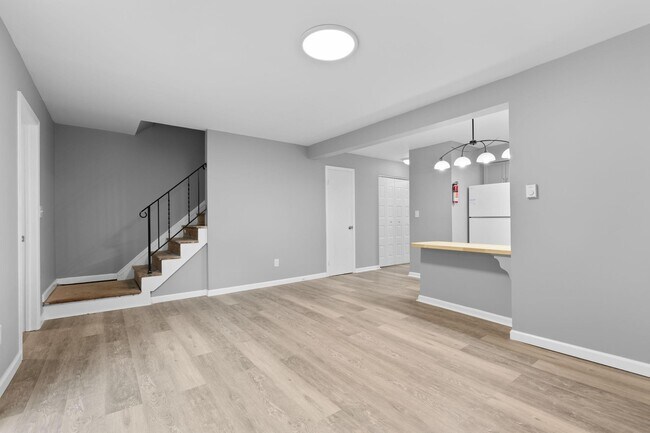 Building Photo - 500 NY-299