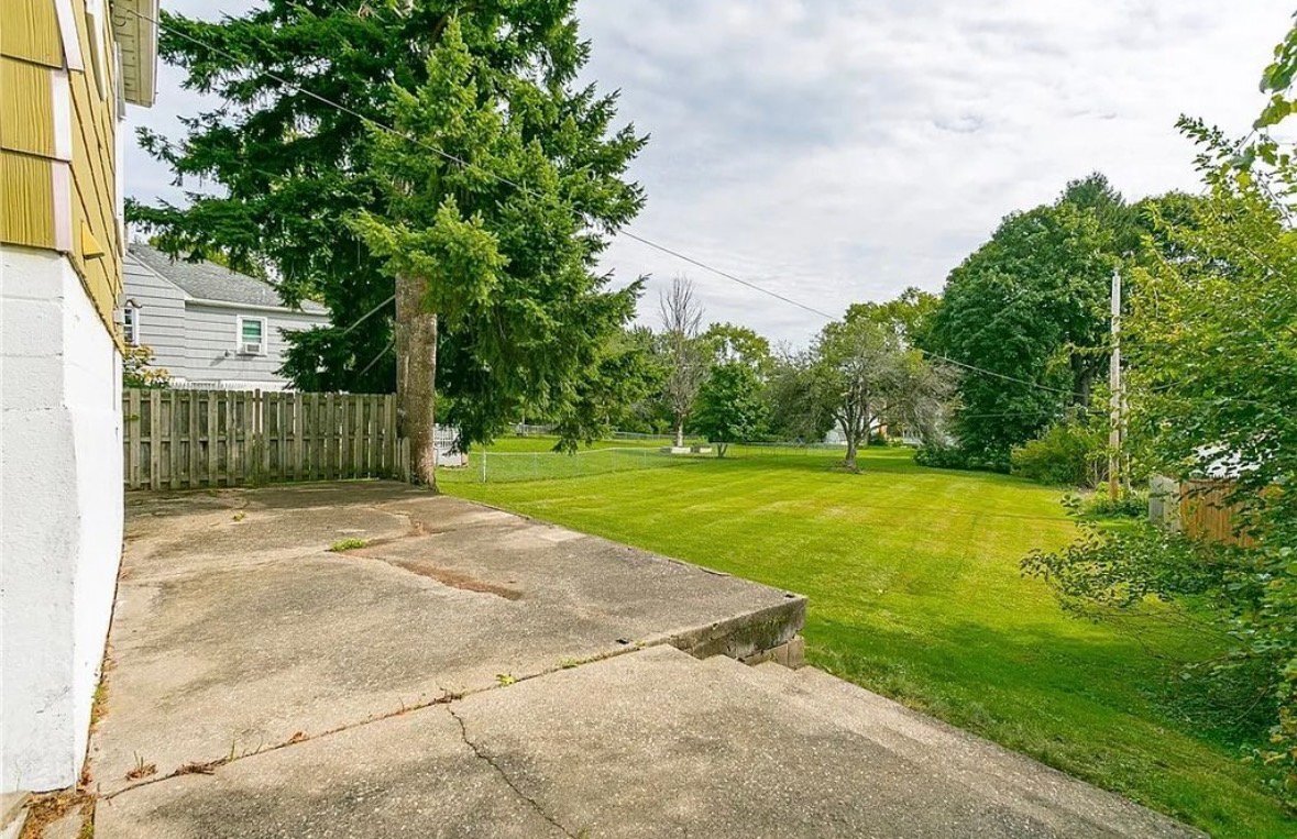 Building Photo - 26 Garden Dr