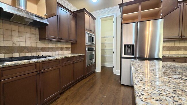 Building Photo - 3361 Lake McGinnis Dr