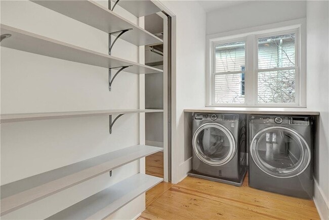 Building Photo - 10559 Serenbe Ln