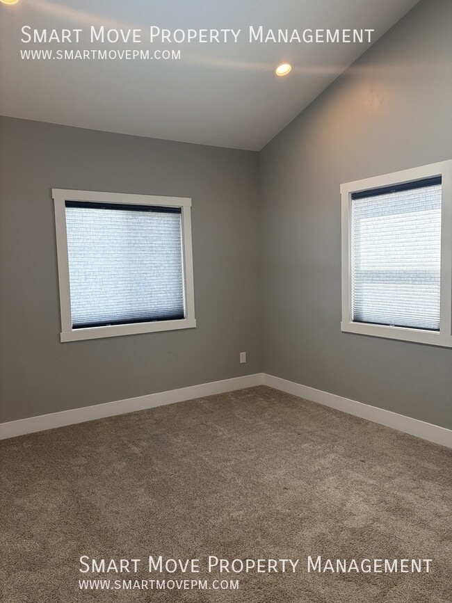 Building Photo - 2311 S Gekeler-