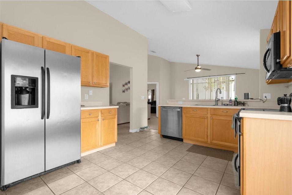 Building Photo - 818 Oxford Dr