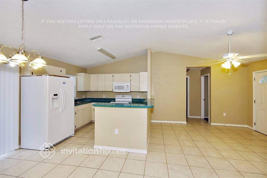 Building Photo - 711 Hawk Ln