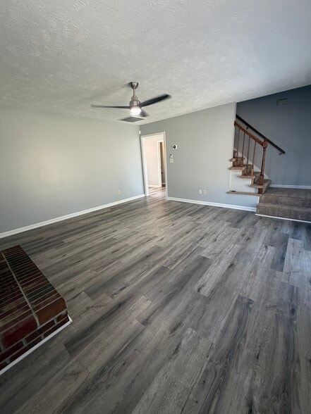 Building Photo - 6550 Brookshire St