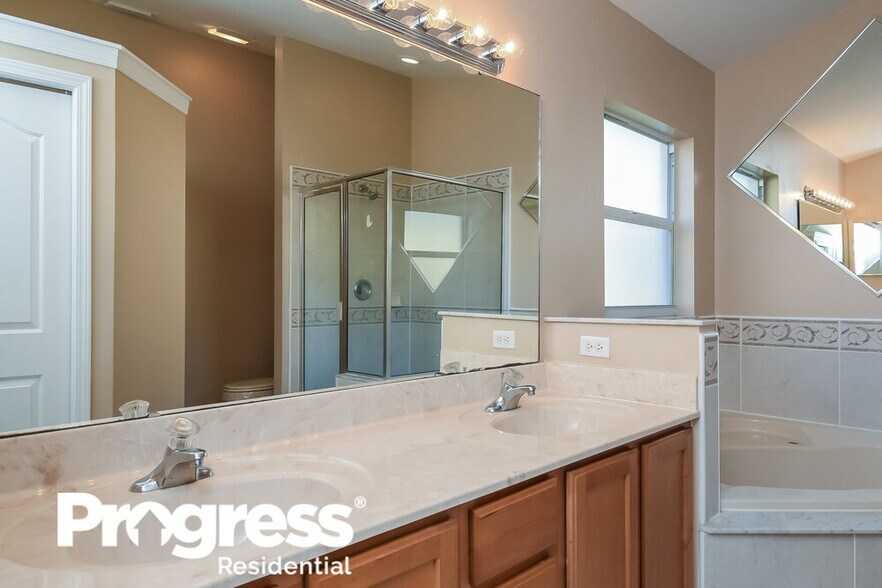 Building Photo - 2417 Settlers Trail