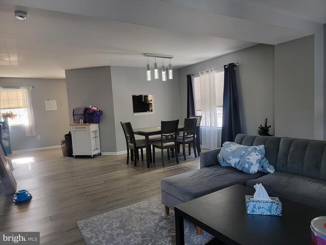 Building Photo - 44120 Mistletoe Terrace