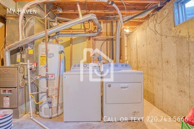 Building Photo - 15169 E Columbia Dr