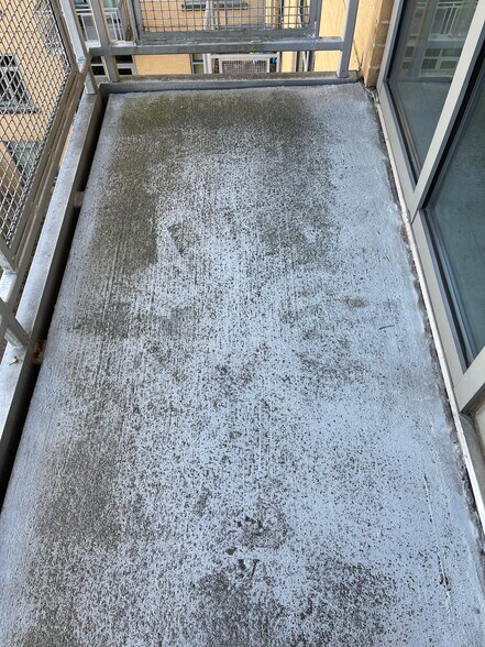 Balcony - 6506 America Blvd