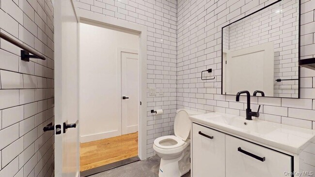 Building Photo - 1198 Greene Ave