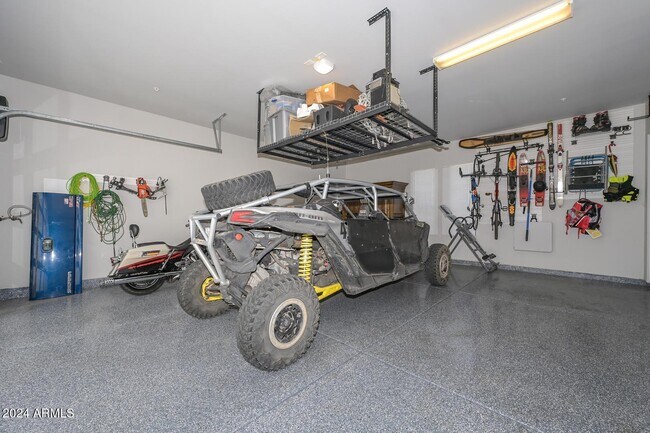 Building Photo - 5861 E Cloud Rd