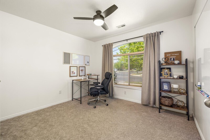 Building Photo - 702 Durham Dr