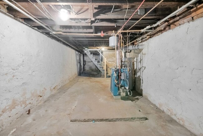 Building Photo - 1542 Warren St