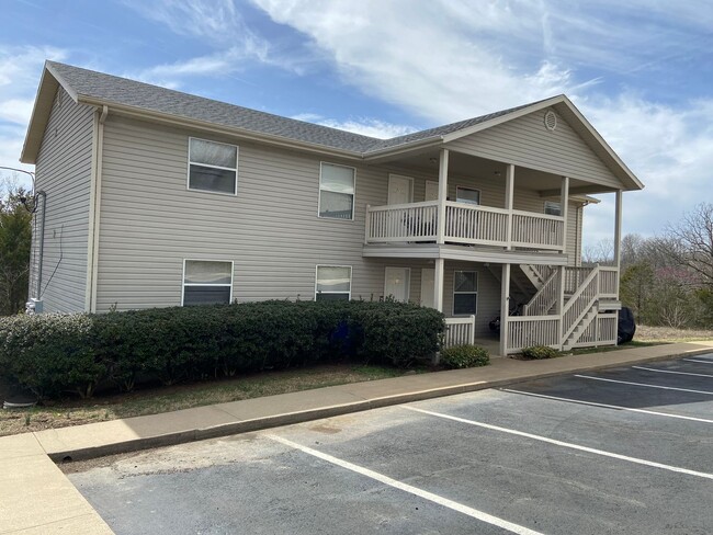 Building Photo - Apartment in Branson East, Kirbyville