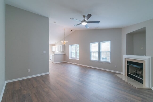 Building Photo - Lovely home in Monroe!